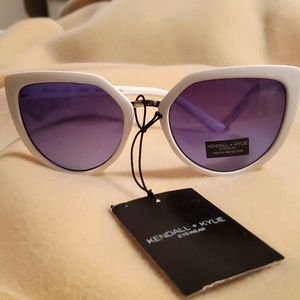 Nwt Kendall and Kylie Sunglasses